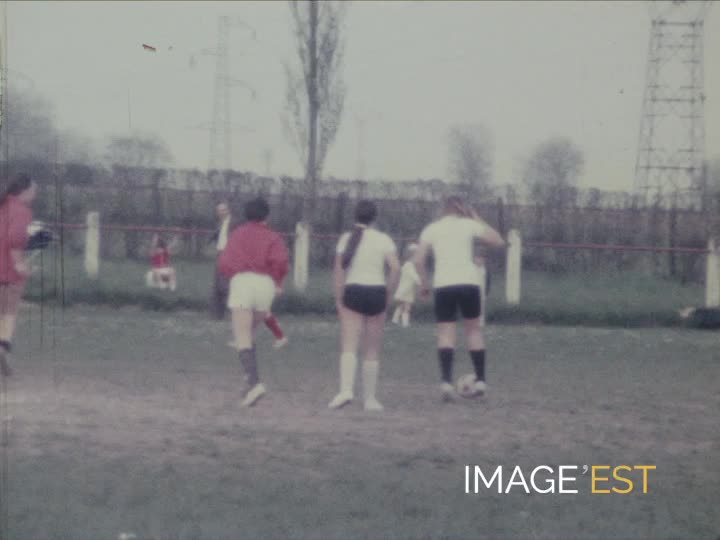 Match de football féminin amateur