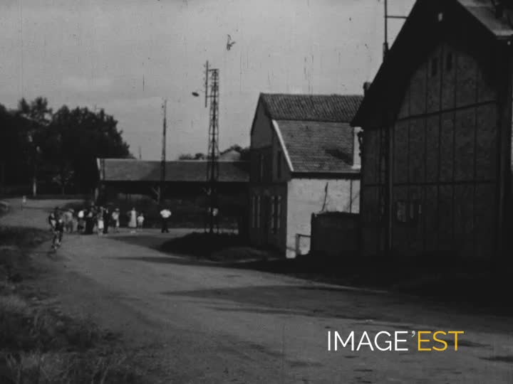 Course cycliste à Neuvizy (Ardennes)