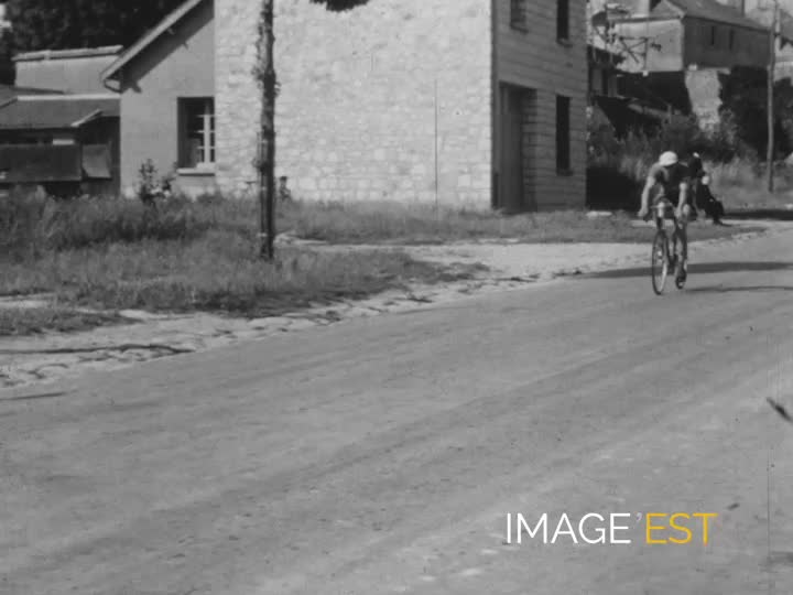 Course cycliste à Tagnon (Ardennes)