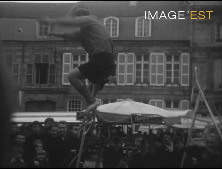 Spectacle de rue à Sainte-Ménéhould (Marne)