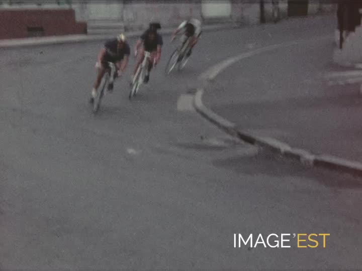Course de vélo à Fumay (Ardennes)