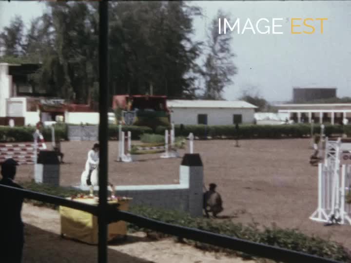 Concours de sauts d'obstacles à Saint-Louis (Sénégal)