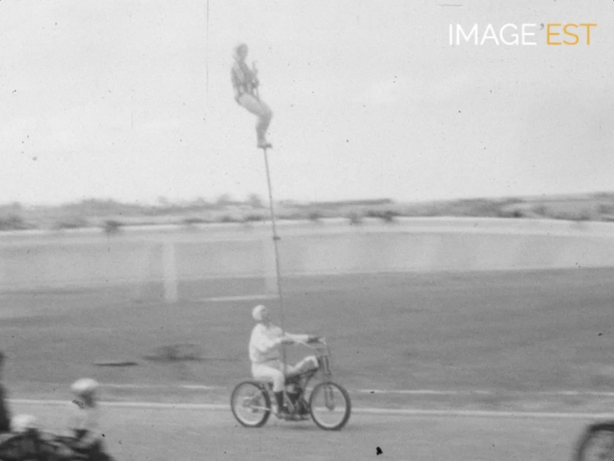 Courses de motos et acrobaties à Lunéville