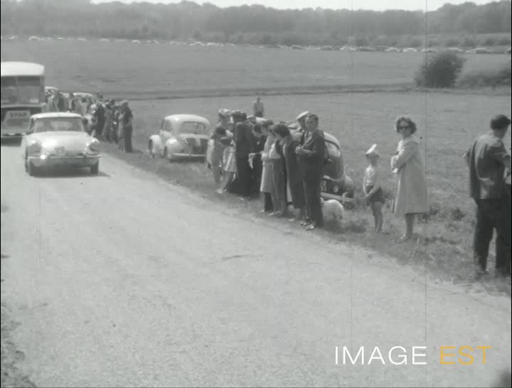 "Tour de France" près de Châlons-en-Champagne (Le)