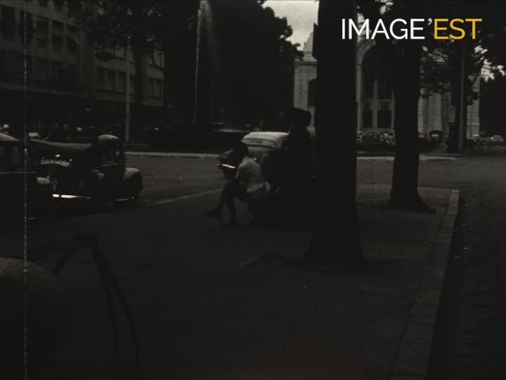 "Scènes de rue" en Indochine