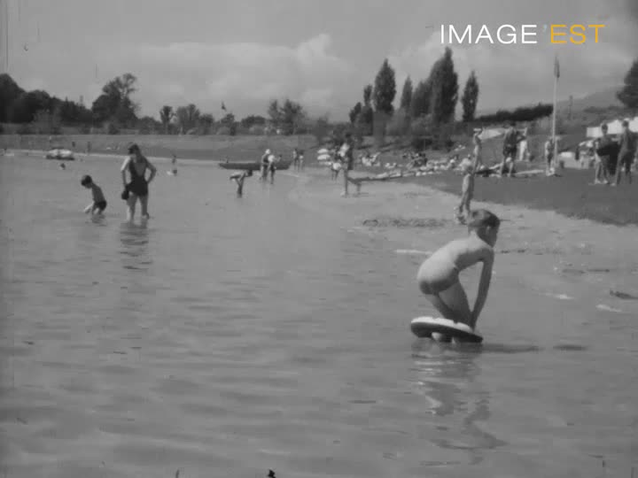 Baignade dans un lac de Lorraine