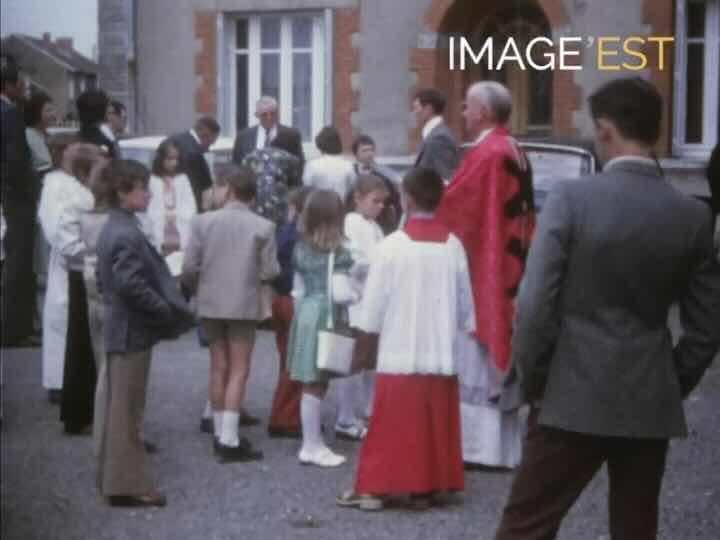 Communion à Marigny-le-Châtel (Aube)