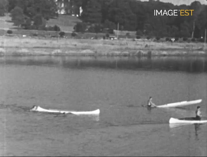 Baignade et canoë dans la Moselle