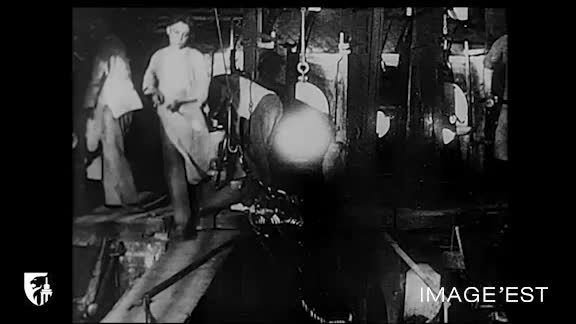 Fabrication de verre à vitres à Jumet (Belgique)