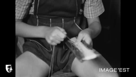 Fabrication des balles à jouer à Ham-sur-Heure (Belgique)