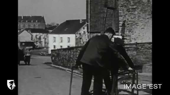 Cerclage d'une roue à Rochehaut (Belgique)