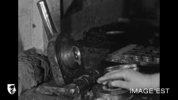Fabrication des ronds de cougnoles à Quaregnon (Belgique)